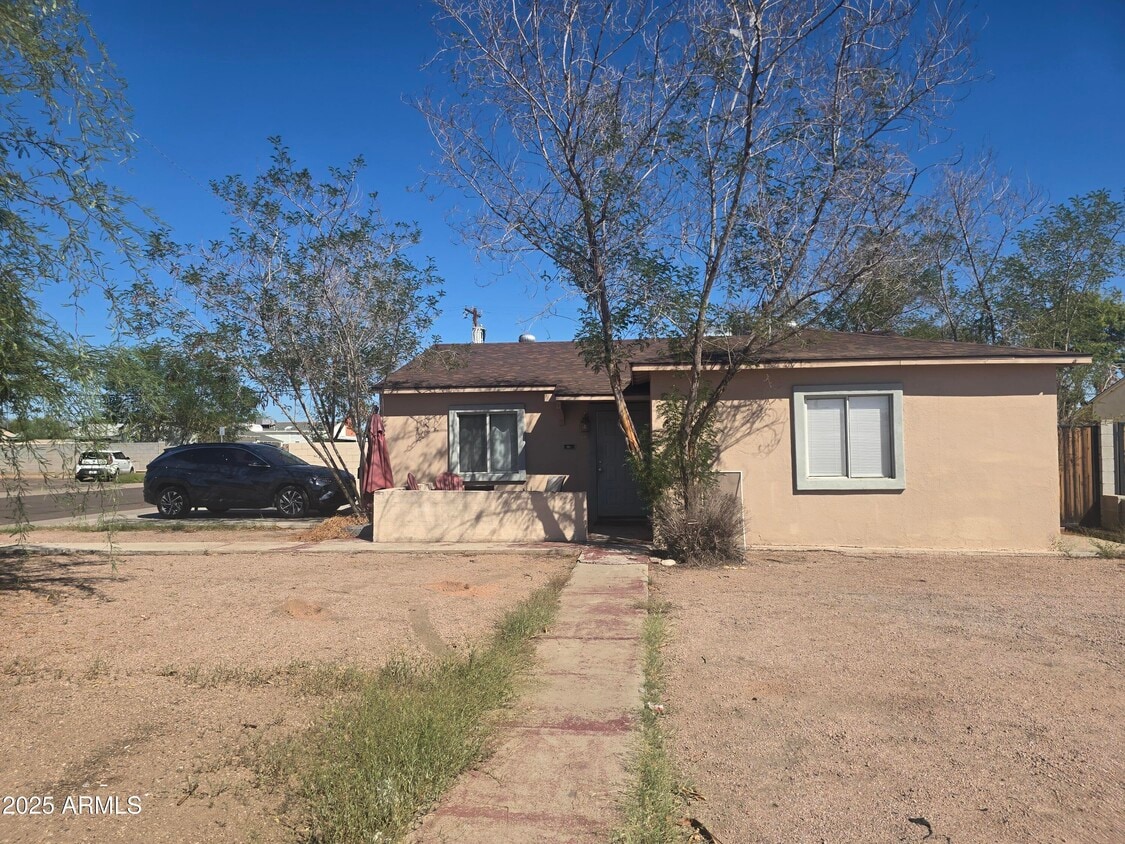 Primary Photo - 3845 N 15th Ave