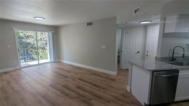 Foto del edificio - 1948 Lake Atriums Cir