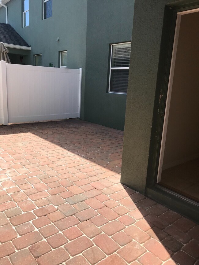 Foto del edificio - 4 bedroom independence Winter Garden townh...