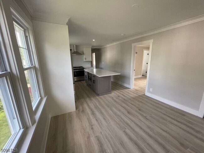 Building Photo - 450 Beech Ave