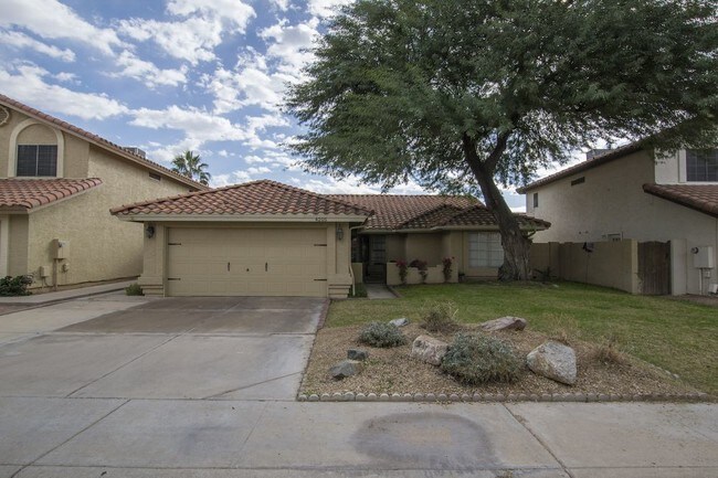 Building Photo - 4205 E Tanglewood Dr
