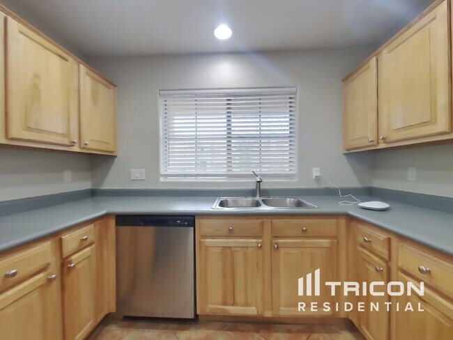 Building Photo - 21015 N Alma Dr