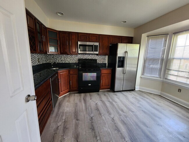 Foto del edificio - 6911 Rockfield Rd