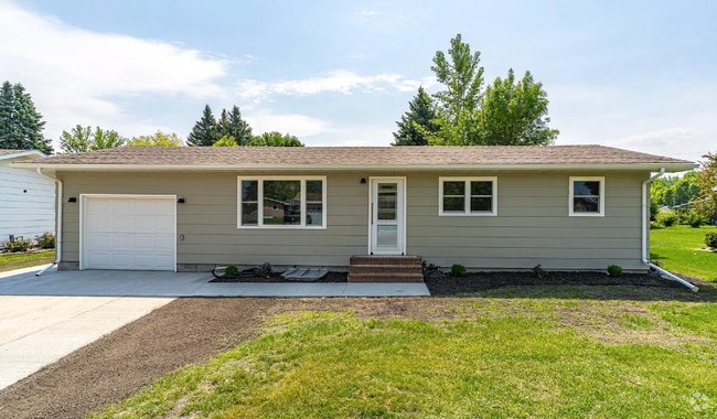 Building Photo - 2503 Crescent Dr