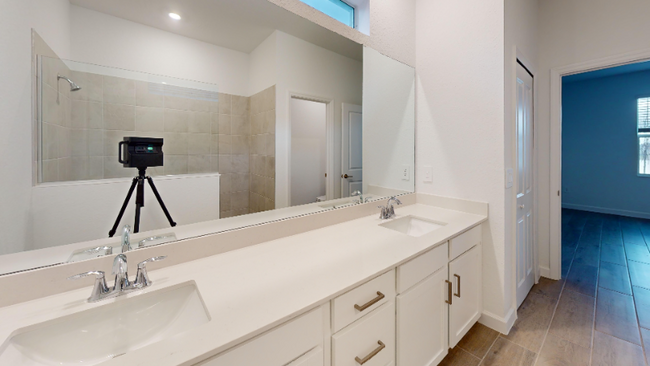 Foto del edificio - 7955 Lakes Edge Ln