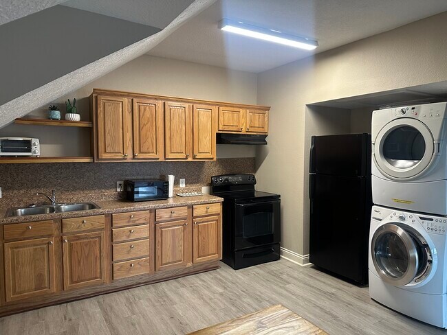 Foto del edificio - 4449 Brown St