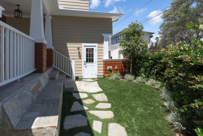 Building Photo - Four-bedroom home in the heart of the Village, offered furnished or unfurnished for a long-term l...