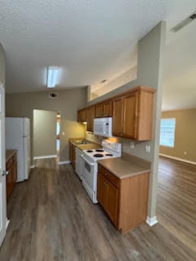 Building Photo - 10514 Bayou Cir