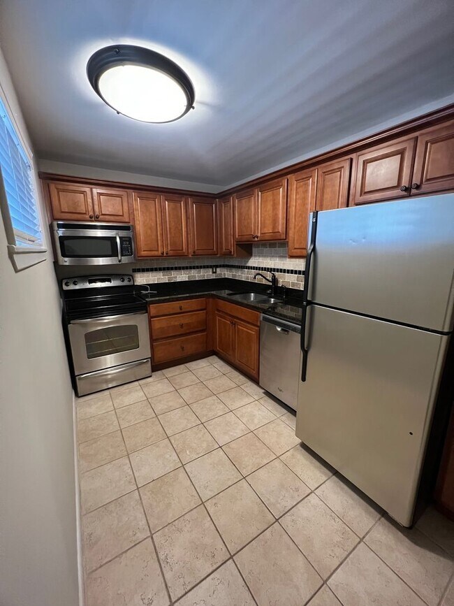 Foto del edificio - 2 Bed 1 Bath condo in gated community!