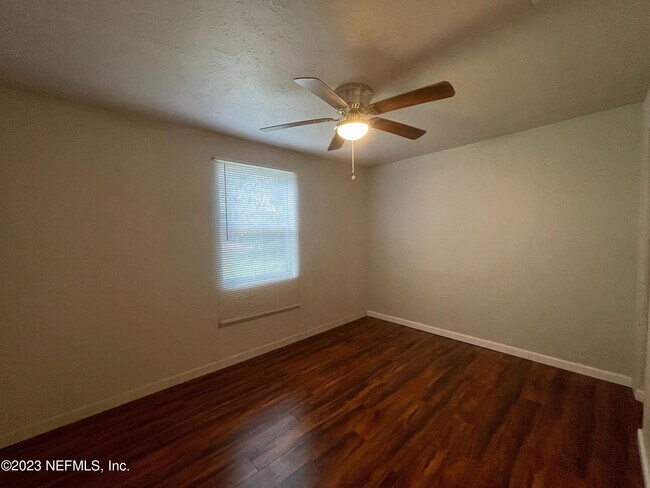 Foto del edificio - 6328 Delacy Rd