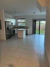 Building Photo - 20631 NE 7th Pl