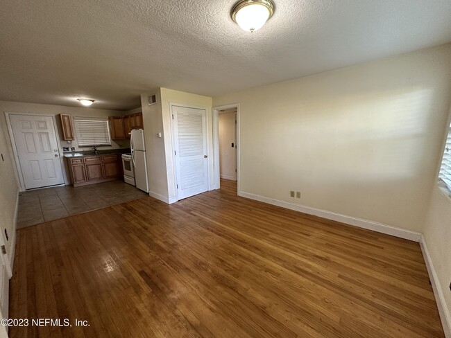Building Photo - 5148 Floral Bluff Rd