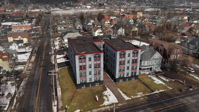  - Commodore Apartments