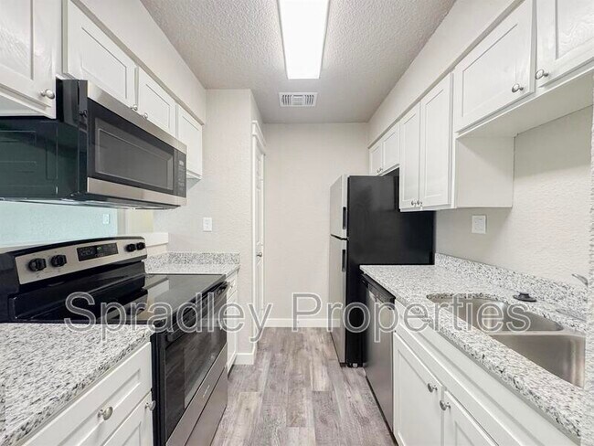 Building Photo - 200 Bosque Rd