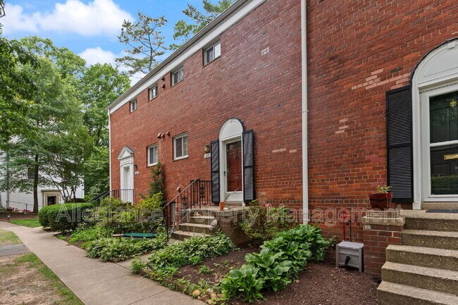 Building Photo - 3472 Gunston Rd