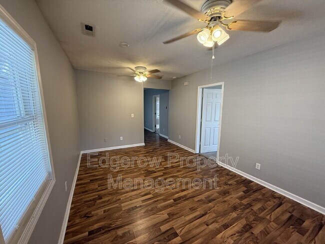 Foto del edificio - 1323 Broadway Ave NW