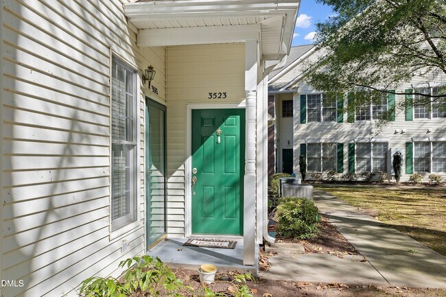 Foto del edificio - 3523 Kudrow Ln