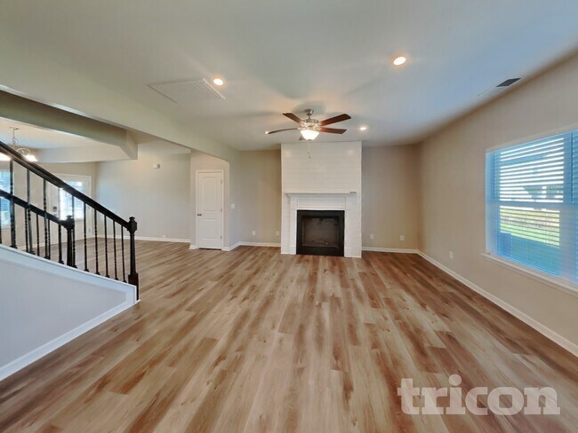 Foto del edificio - 3726 Pelham Wood Dr