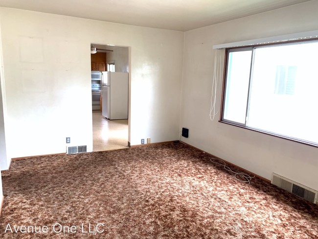 Building Photo - 2 br, 1.5 bath House - 3416 Alamo Pl S.