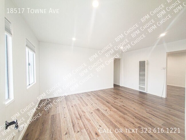 Building Photo - Remodeled 3bd/1ba House in Beautiful Neigh...