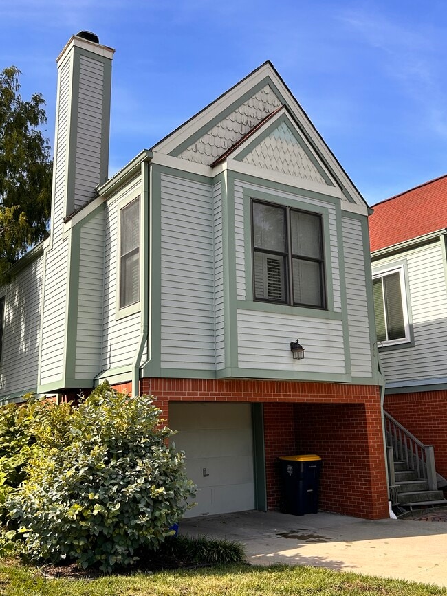 Building Photo - 123 E 29th St