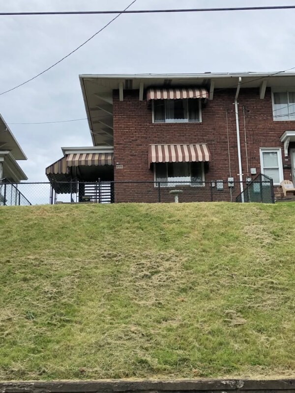 Foto del edificio - 322 New York Ave