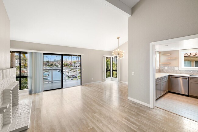 Foto del edificio - 4585 Cove Dr
