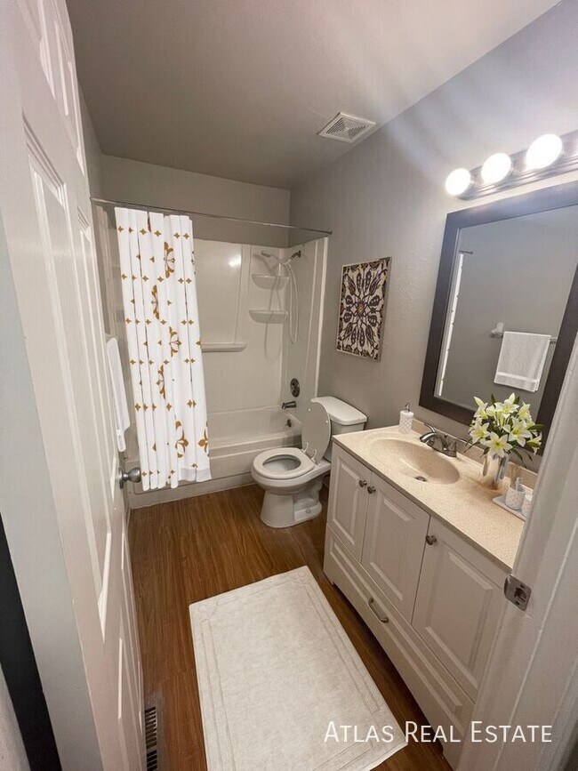 Building Photo - 2 bedroom - BRAND NEW RATE!