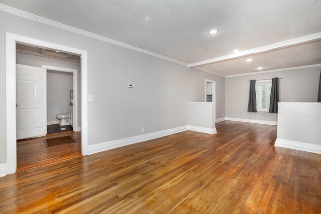 Building Photo - 120 E Screven St