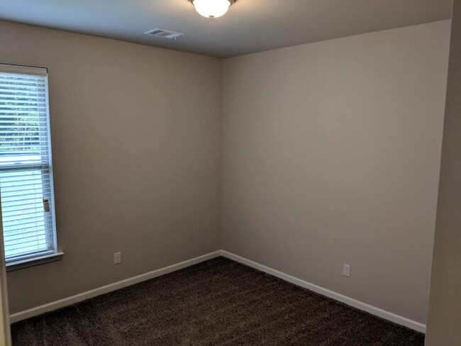 Building Photo - 8194 Fairlane Dr