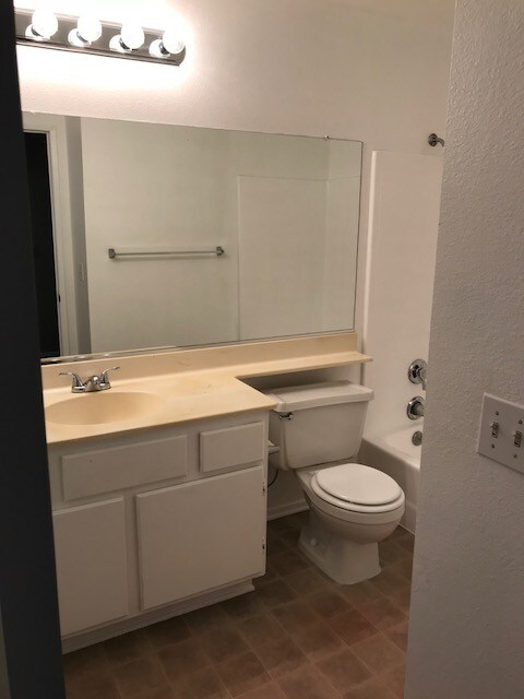 Baño - 45290 Sunset Ln