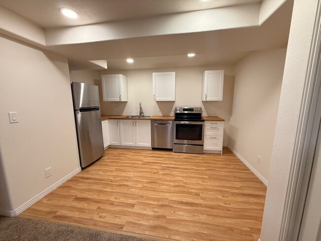 Building Photo - 2086 E 1480 S