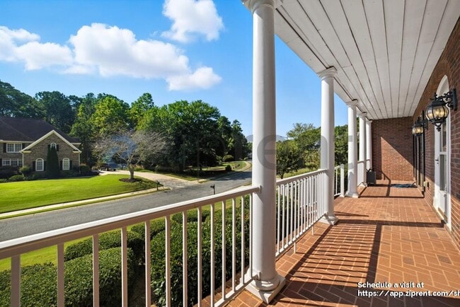 Building Photo - 126 Laurel Ridge Dr