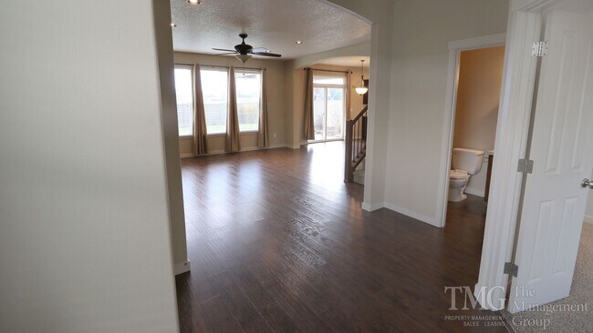 Foto del edificio - Gorgeous 4BD Home in Desirable Orchards Co...