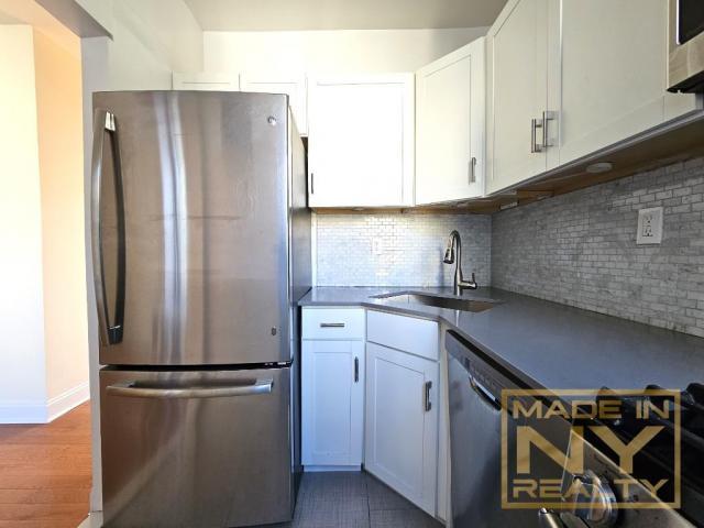 Building Photo - 1 bedroom in ASTORIA NY 11106