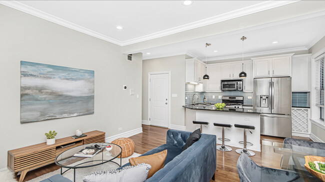 Foto del edificio - 6206 N Lakewood Ave