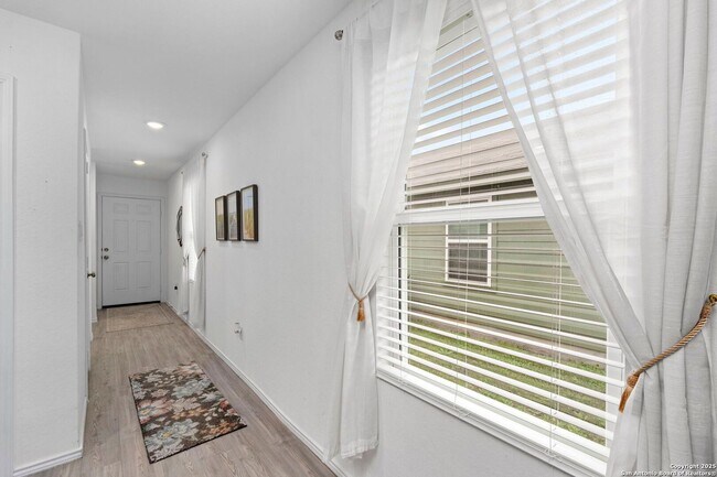 Foto del edificio - Well-Maintained 3-Bedroom Home – Ideal for Students & Professionals!