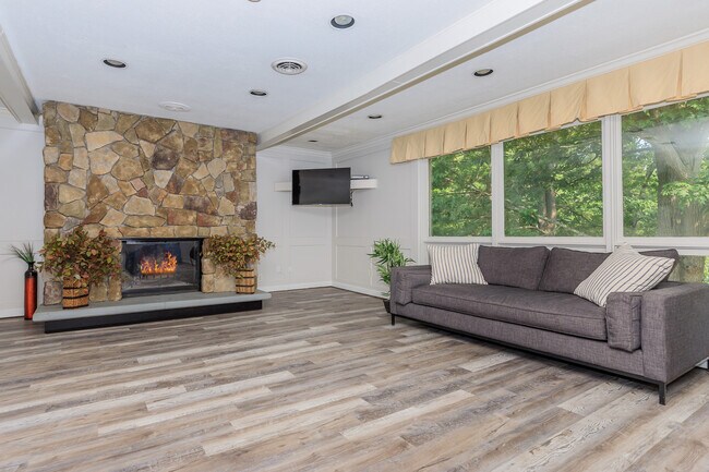 Foto del edificio - Foxrun Apartments