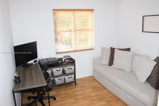 Foto del edificio - 1449 Meadows Blvd