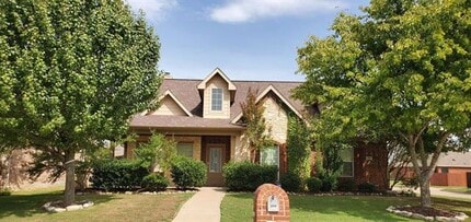Building Photo - 300 Sunrise Ln