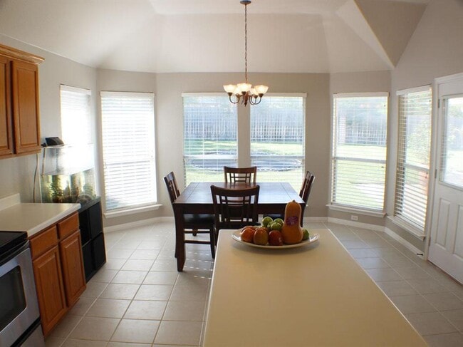 Foto del edificio - 930 Satellite View