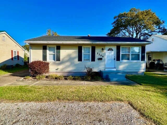Primary Photo - 2204 E Riverside Dr