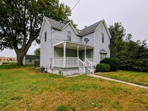 Building Photo - 738 W Front St