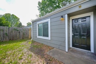 Building Photo - 506 N 3rd St