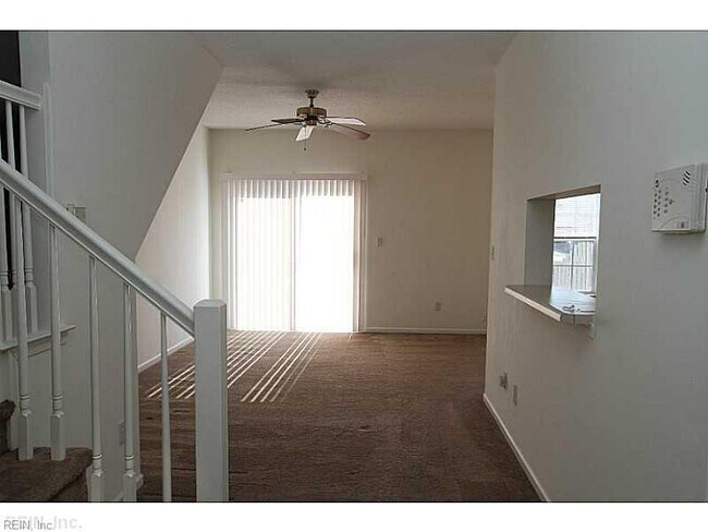 Building Photo - 5032 Kemps Lake Dr