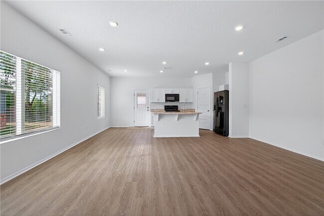 Foto del edificio - 6802 SW Dignity Ave