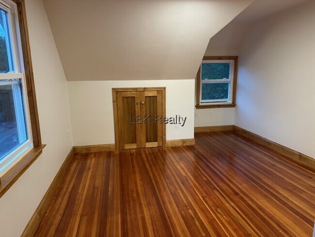 Foto del edificio - 28 Maple Park