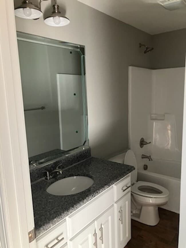 Building Photo - 5239 Castlewood Dr