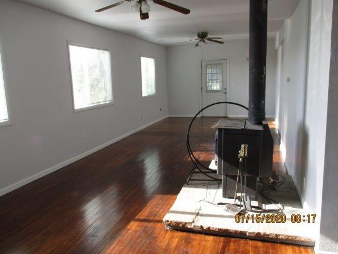 Primary Photo - 4 br, 2 bath House - 7467 W. Highway 34