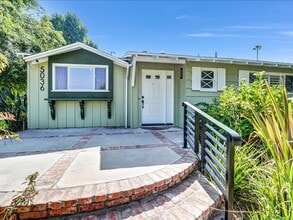 Building Photo - 5036 Dumont Pl